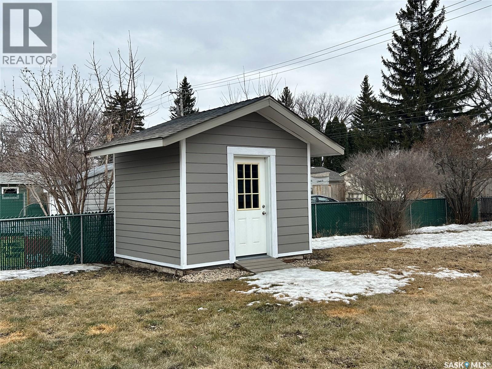 2616 Clarence AVENUE S - 19