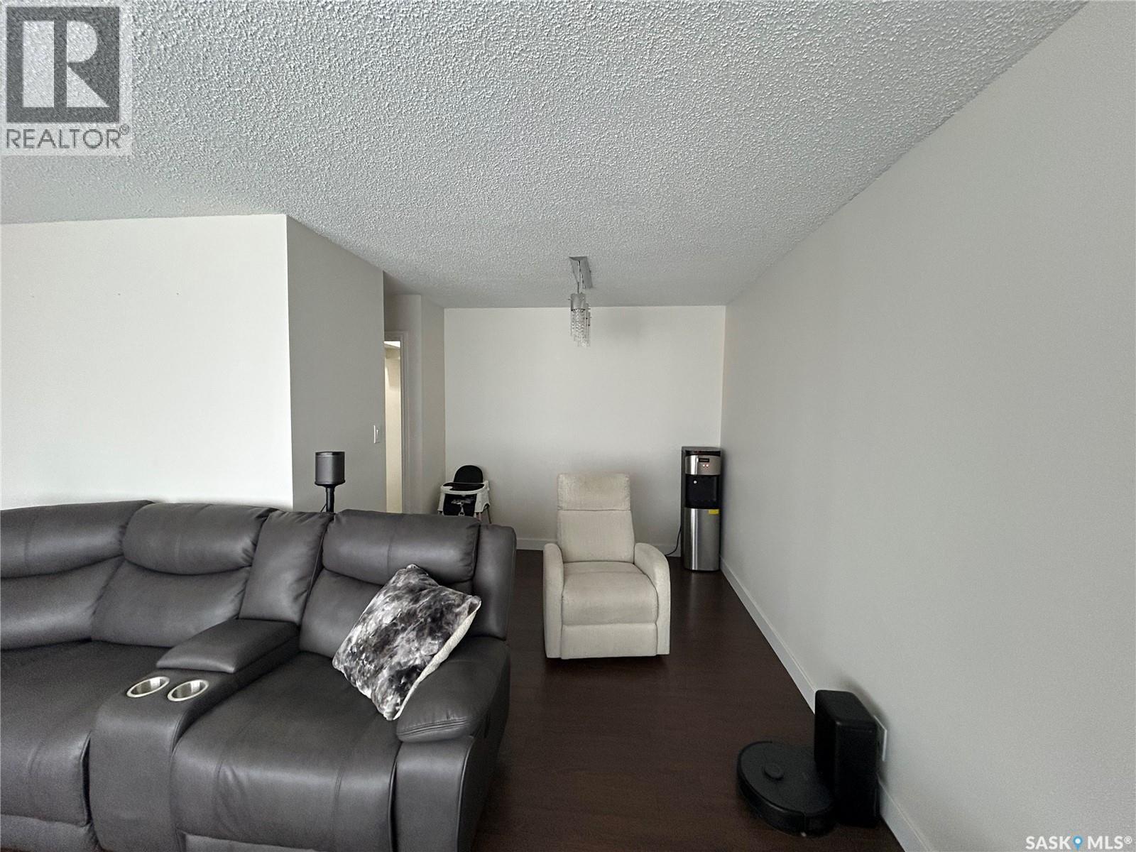 2616 Clarence AVENUE S - 4
