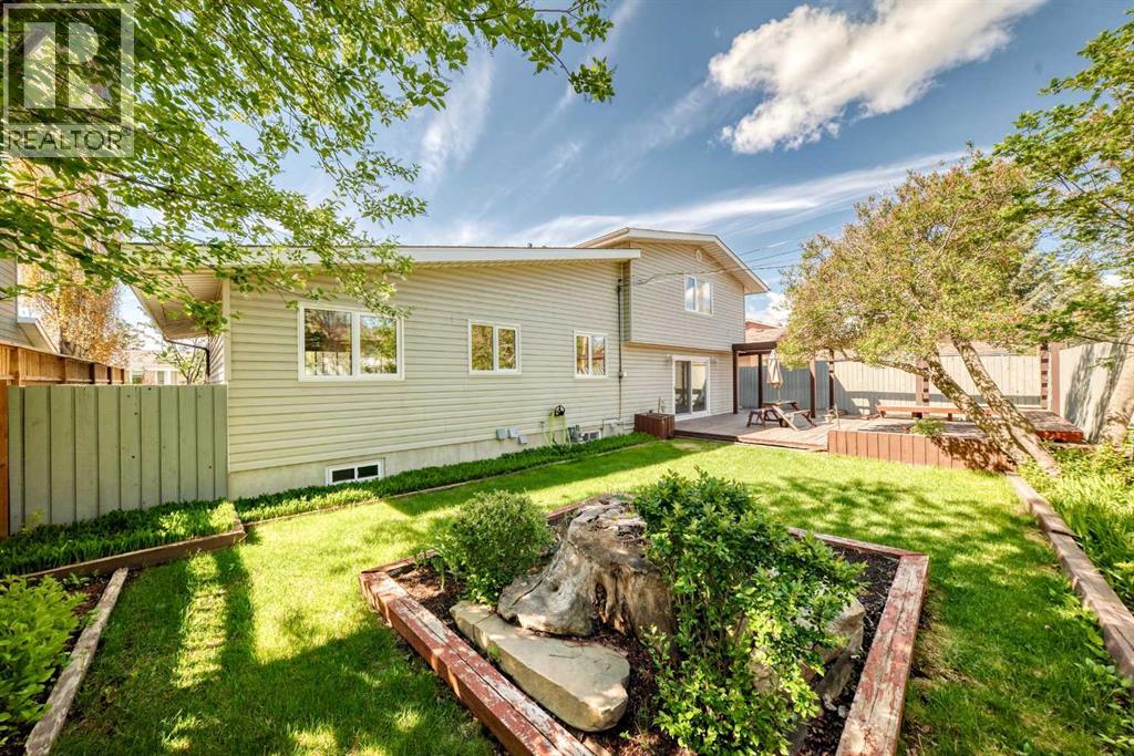 1220 73 Avenue SW - 32
