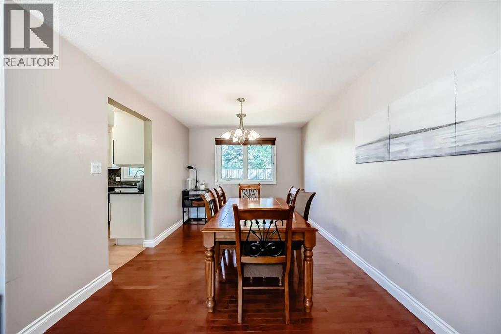 1220 73 Avenue SW - 10