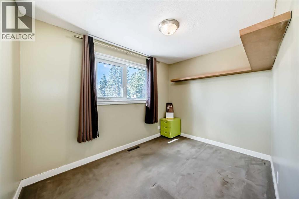 1220 73 Avenue SW - 26