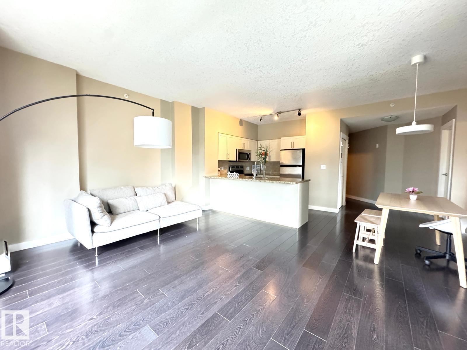 #702 10136 104 ST NW - 6