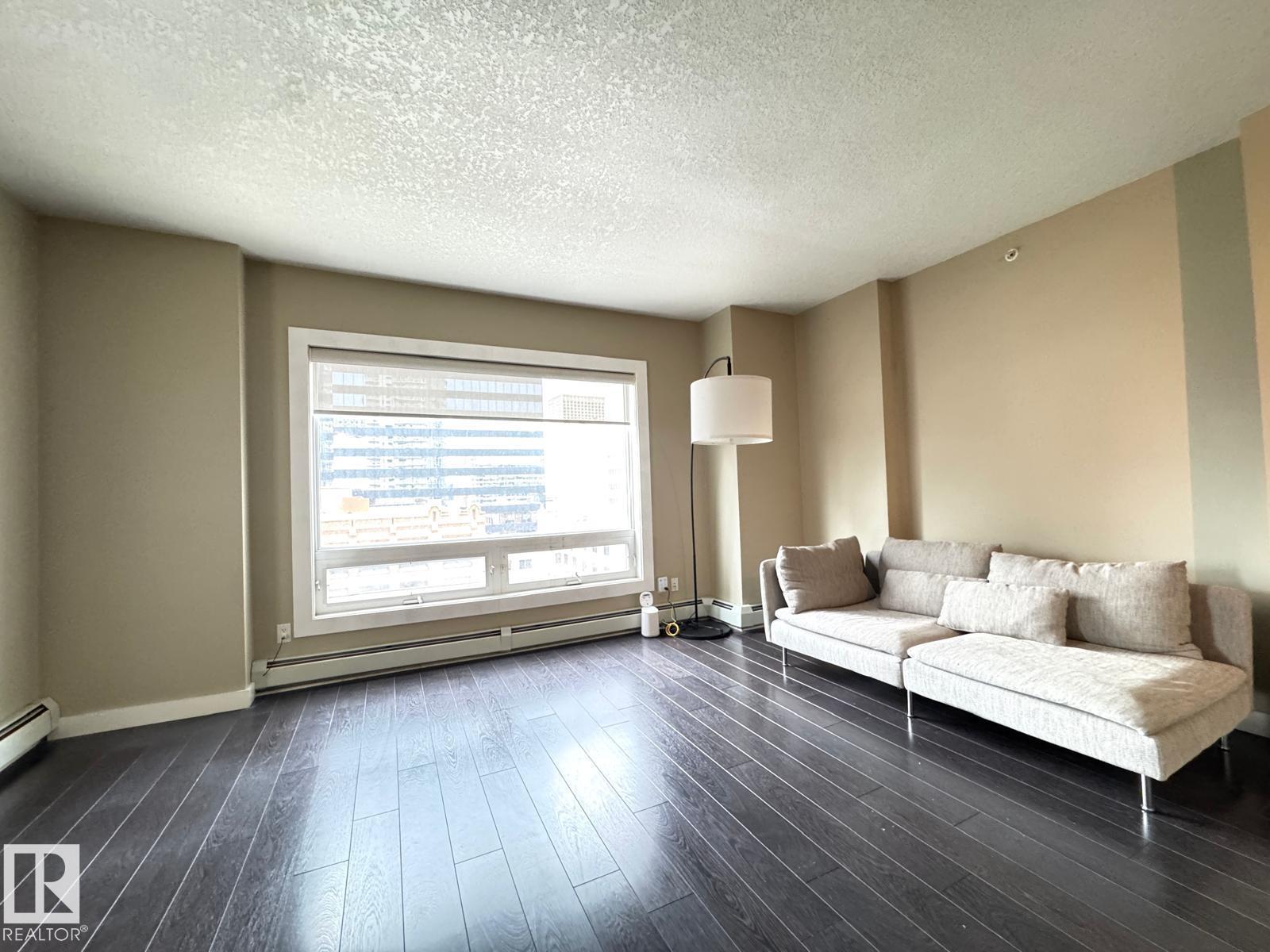 #702 10136 104 ST NW - 7