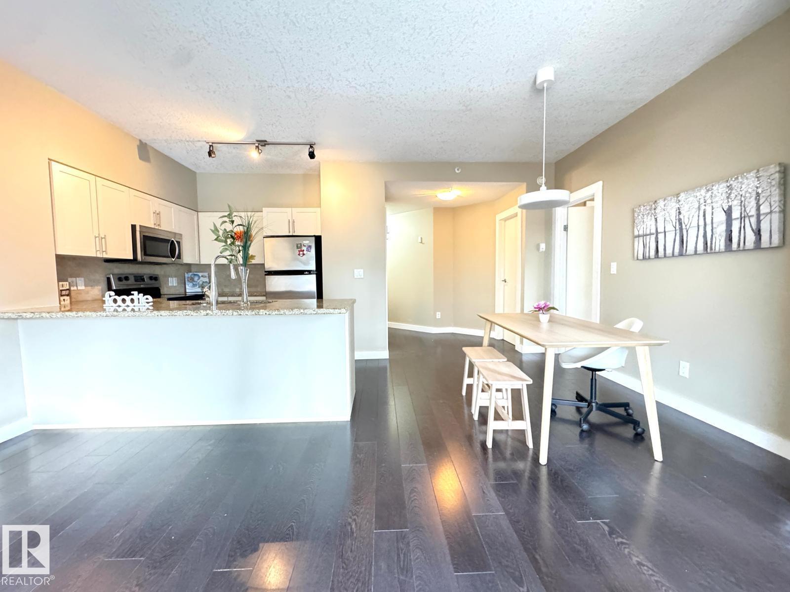 #702 10136 104 ST NW - 9