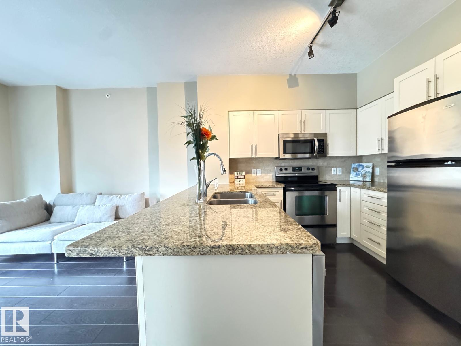 #702 10136 104 ST NW - 13