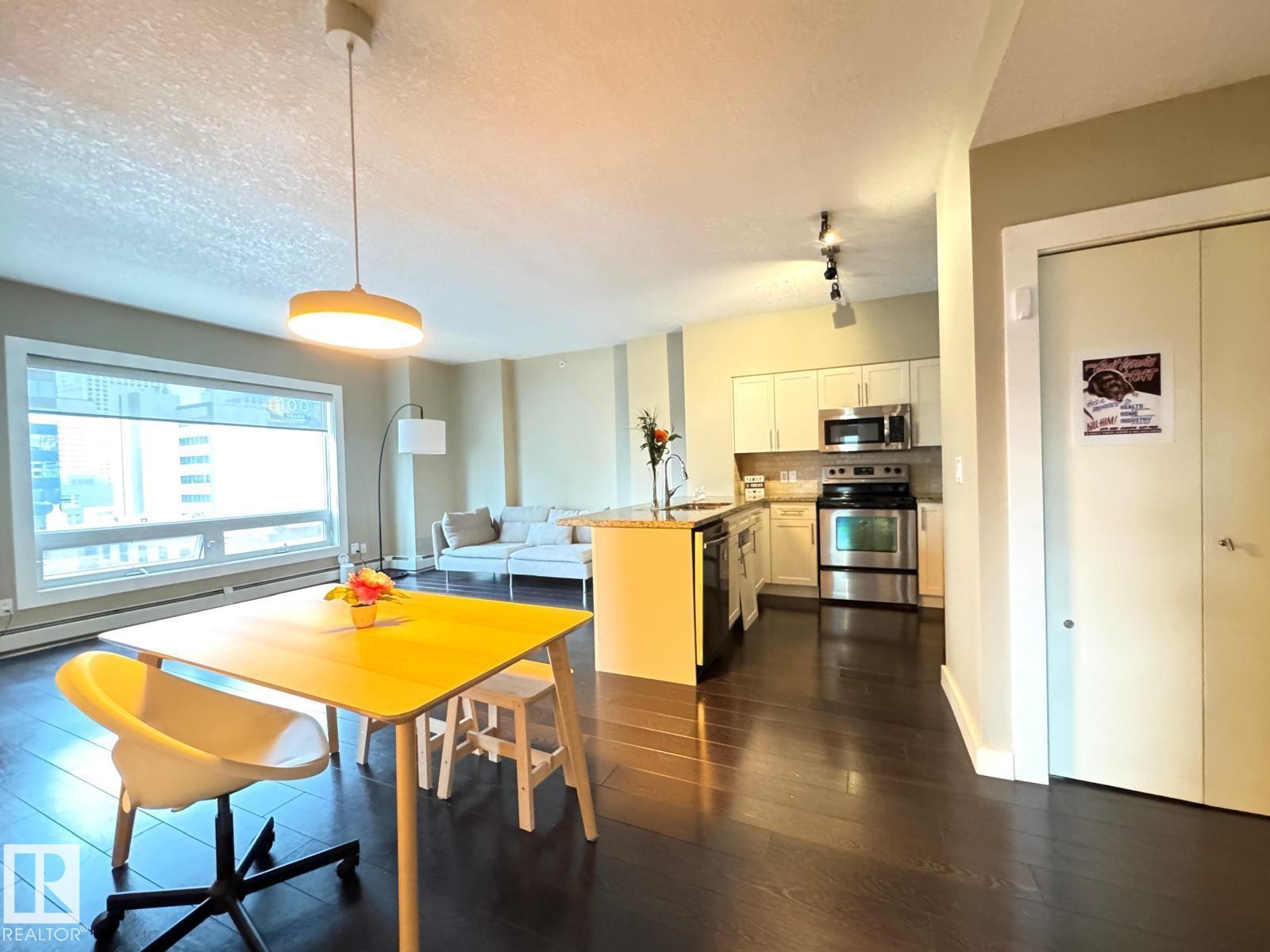 #702 10136 104 ST NW - 18