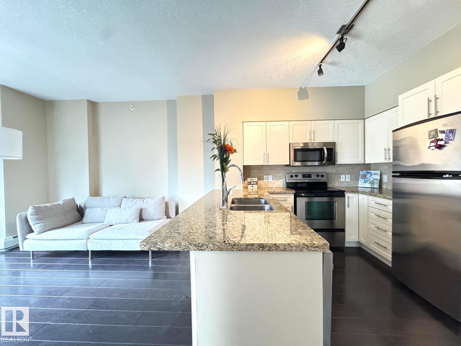 #702 10136 104 ST NW - 8