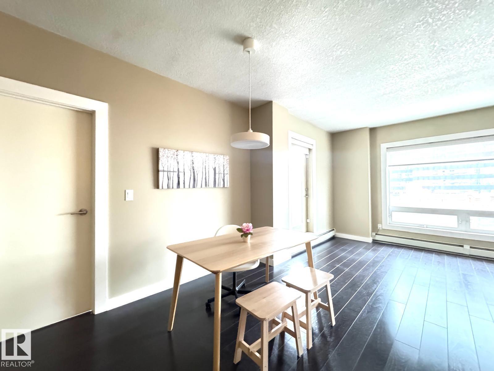#702 10136 104 ST NW - 17