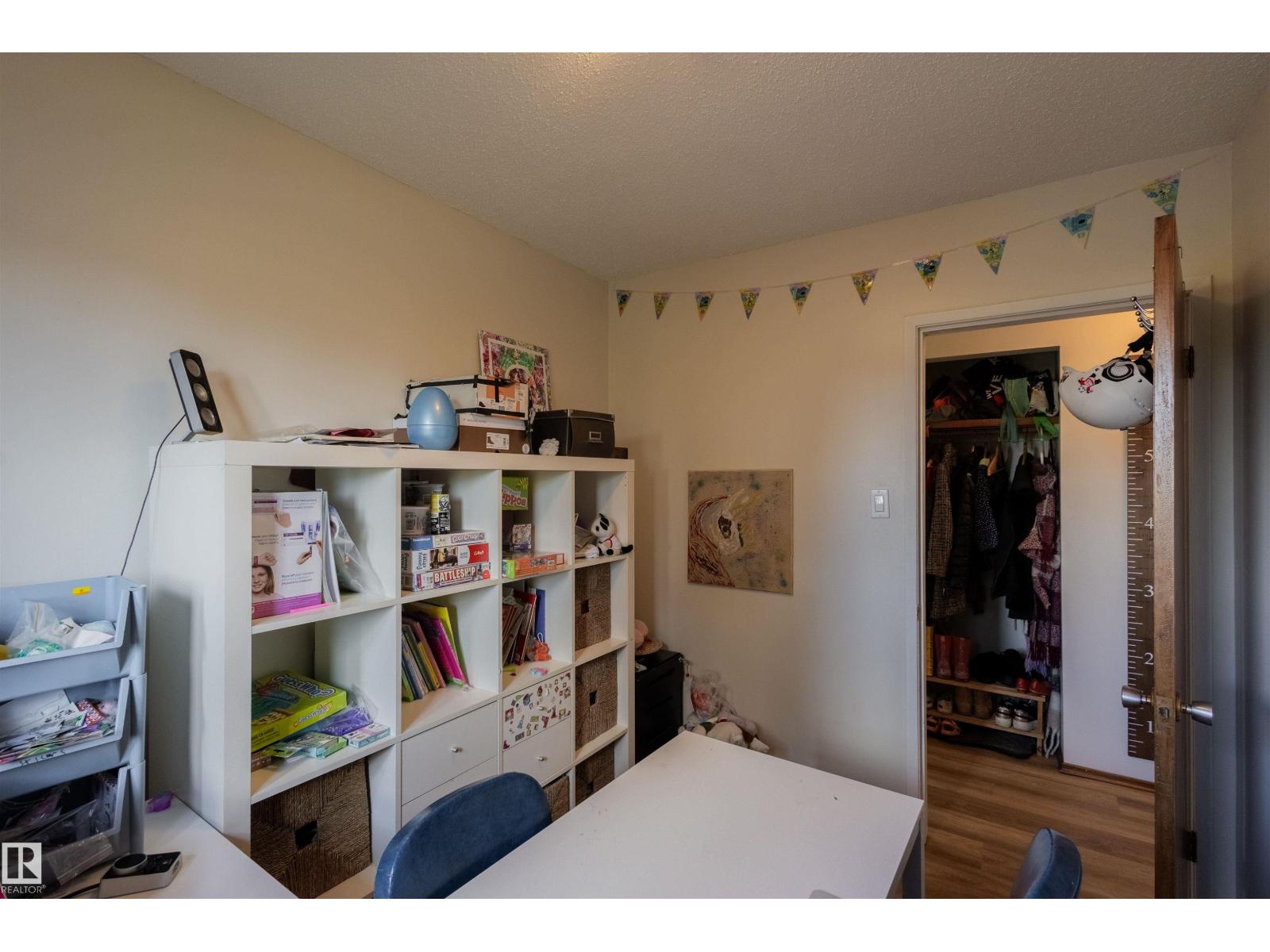 5931 138 AV NW - 10