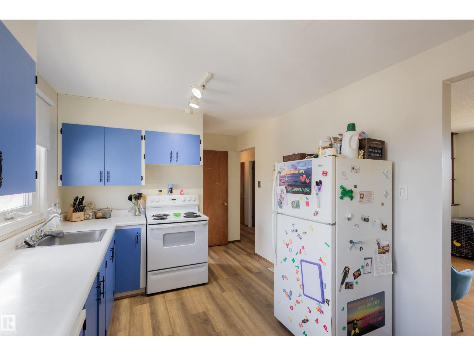 5931 138 AV NW - 6
