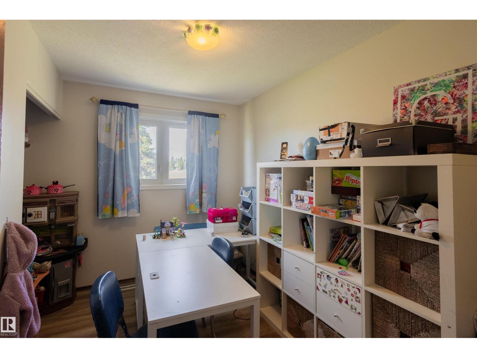 5931 138 AV NW - 9