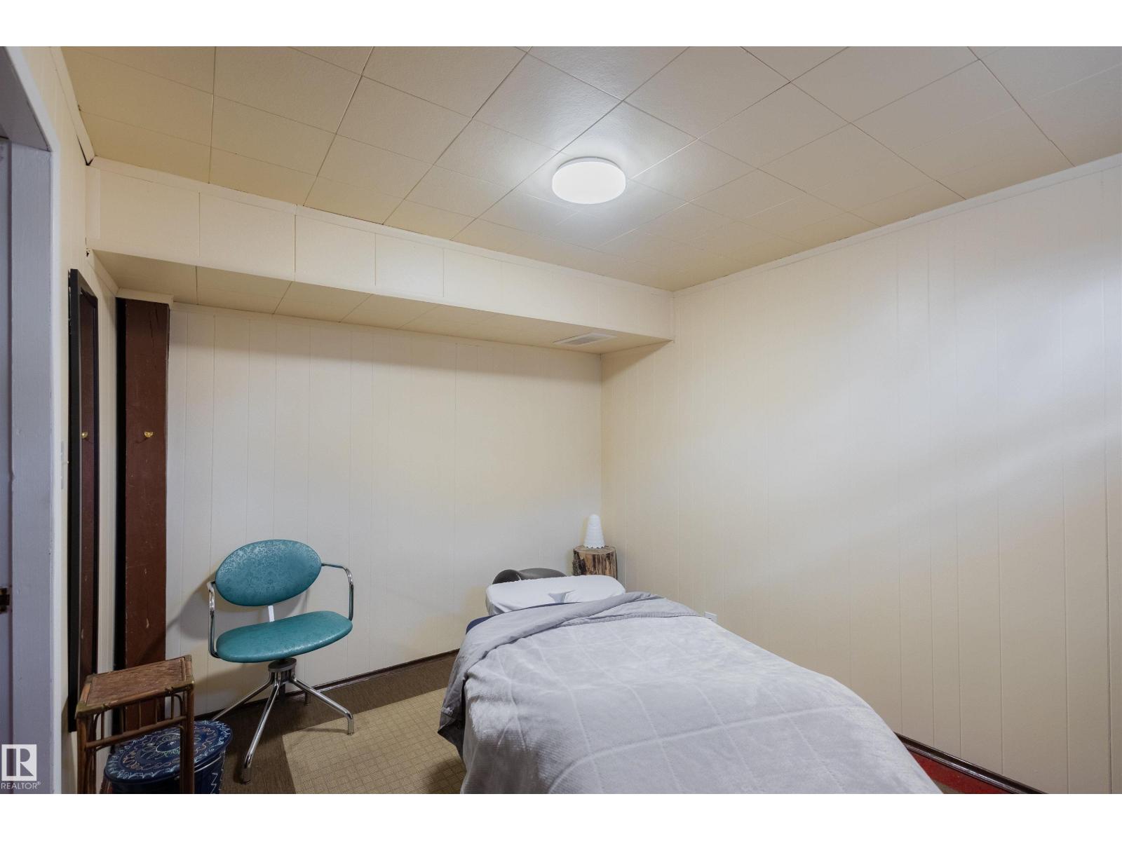 5931 138 AV NW - 23