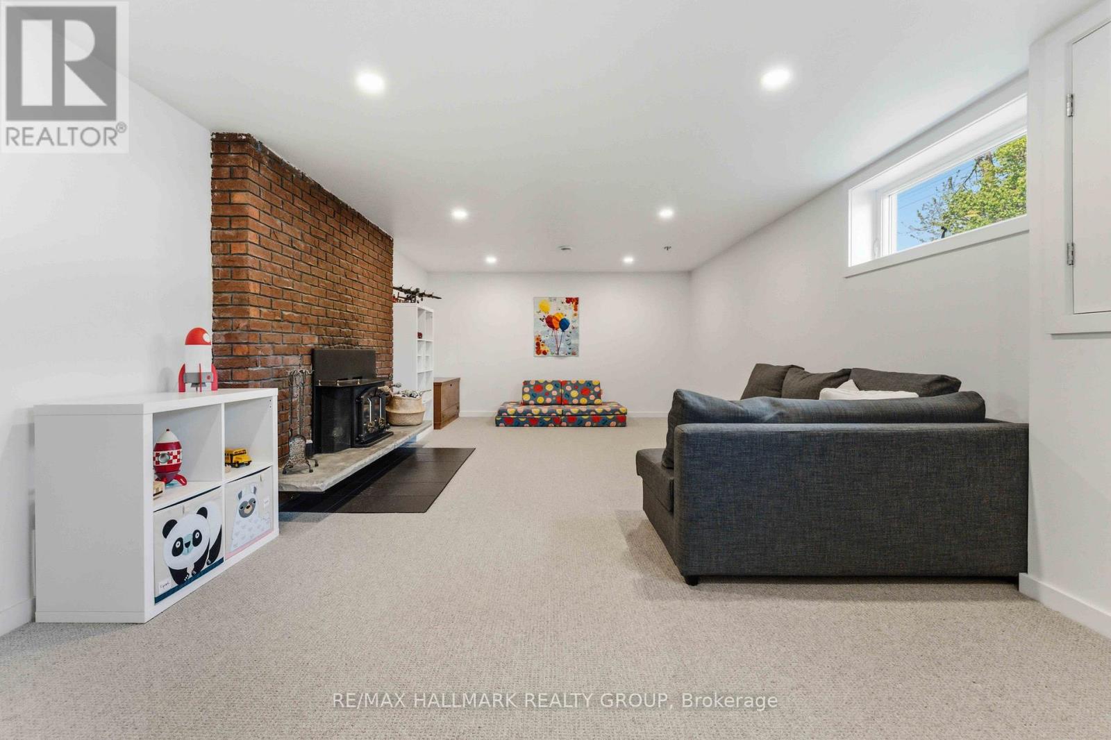 1119 CAMEO DRIVE - 36