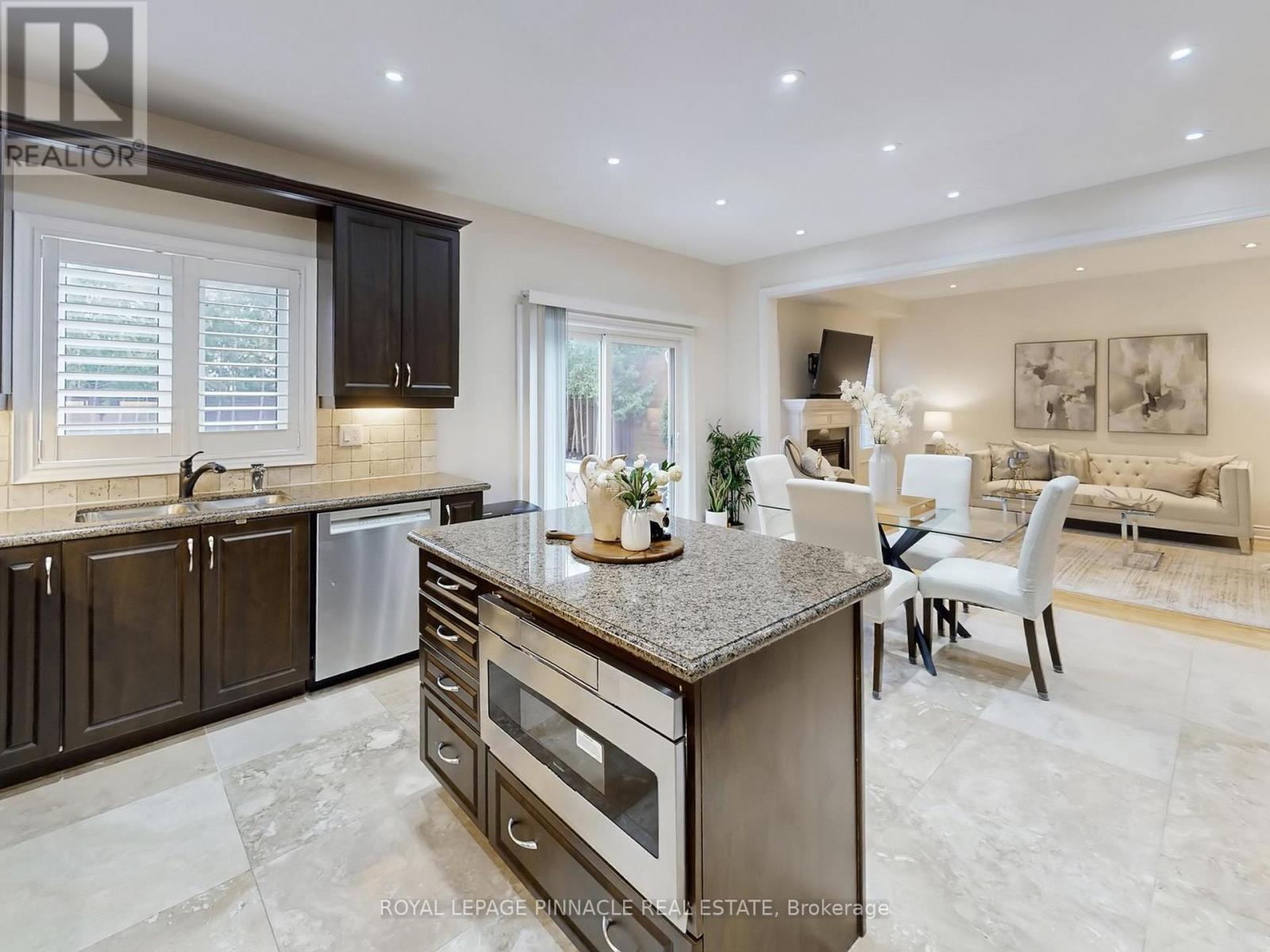 33 GAMBIT AVENUE - 11