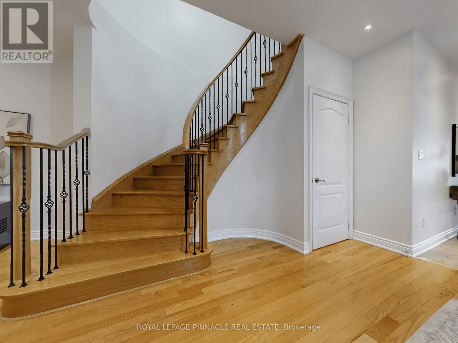 33 GAMBIT AVENUE - 17