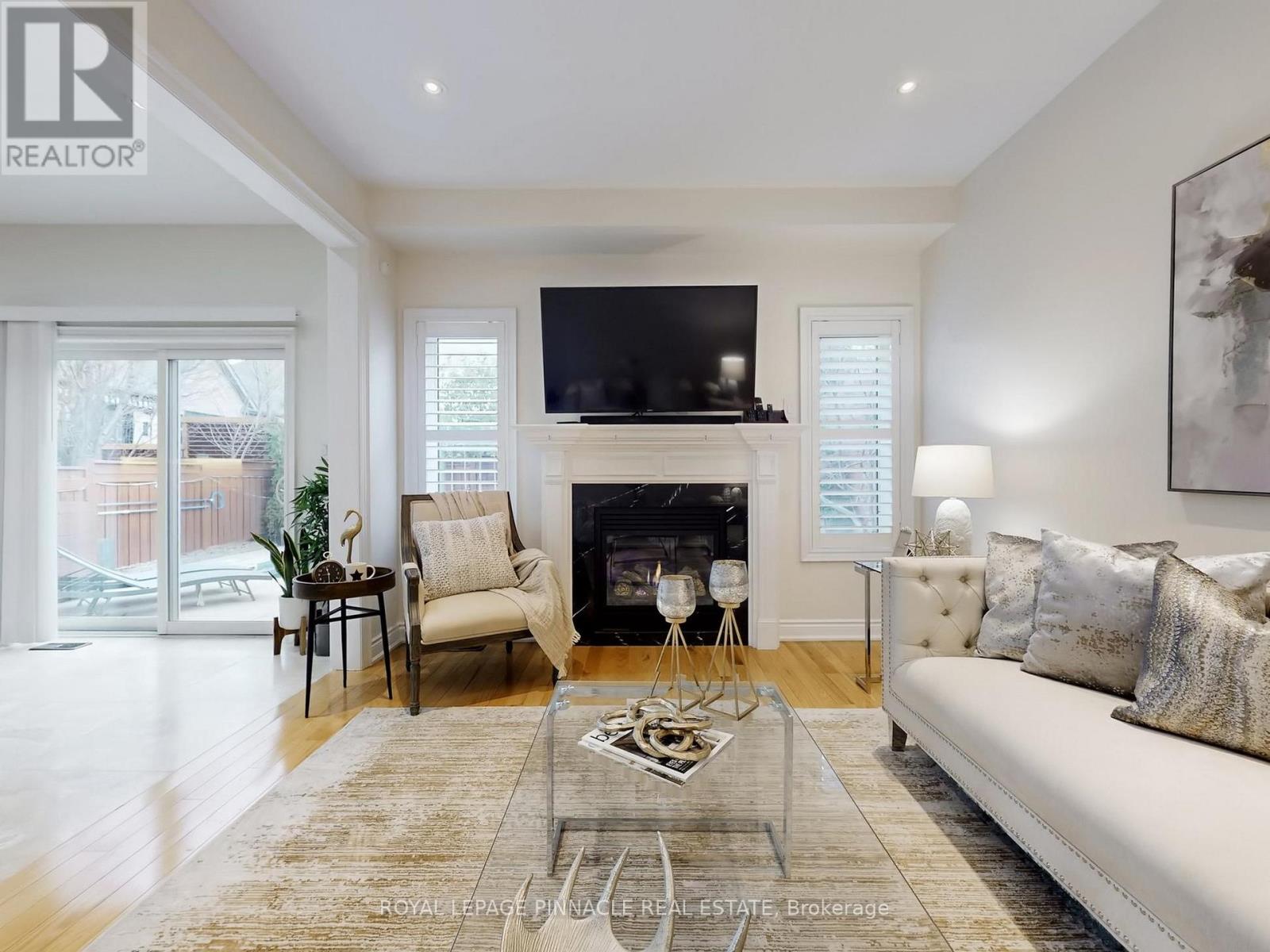 33 GAMBIT AVENUE - 21