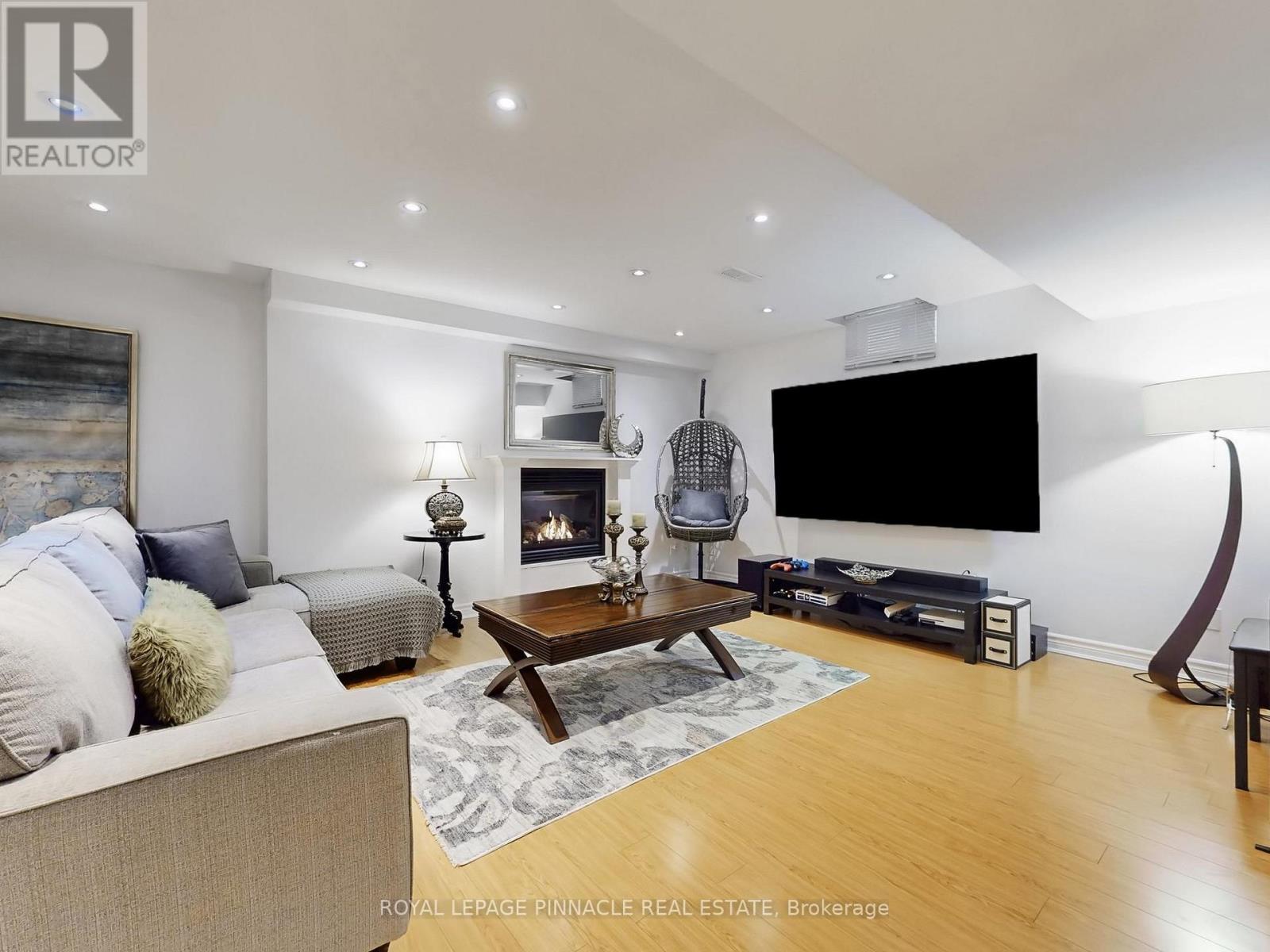 33 GAMBIT AVENUE - 42