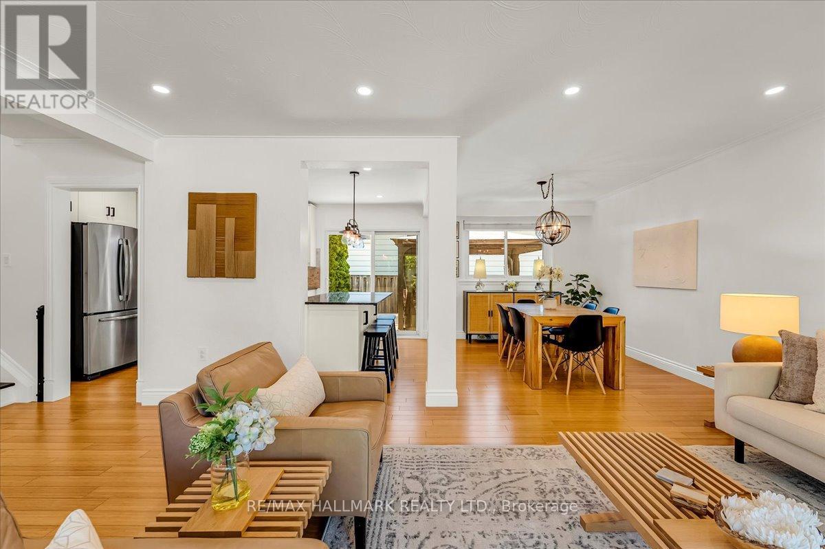 370 DUNLOP CRESCENT - 11