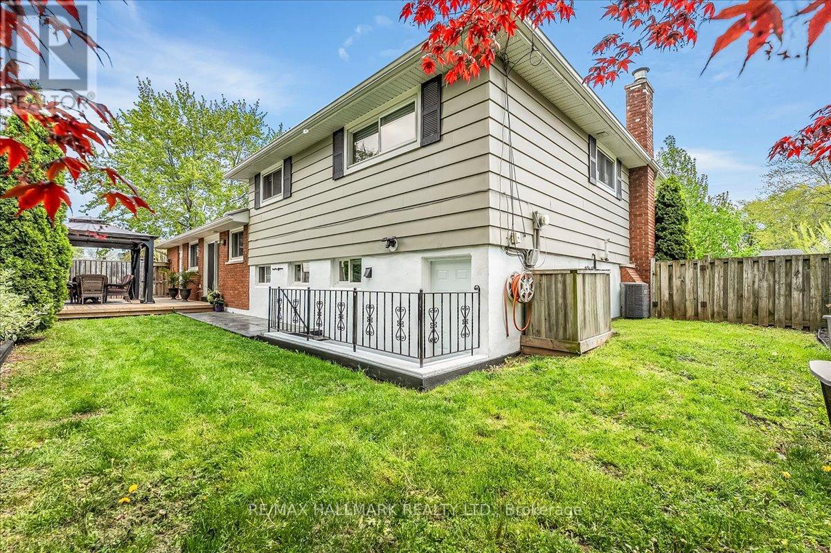 370 DUNLOP CRESCENT - 40