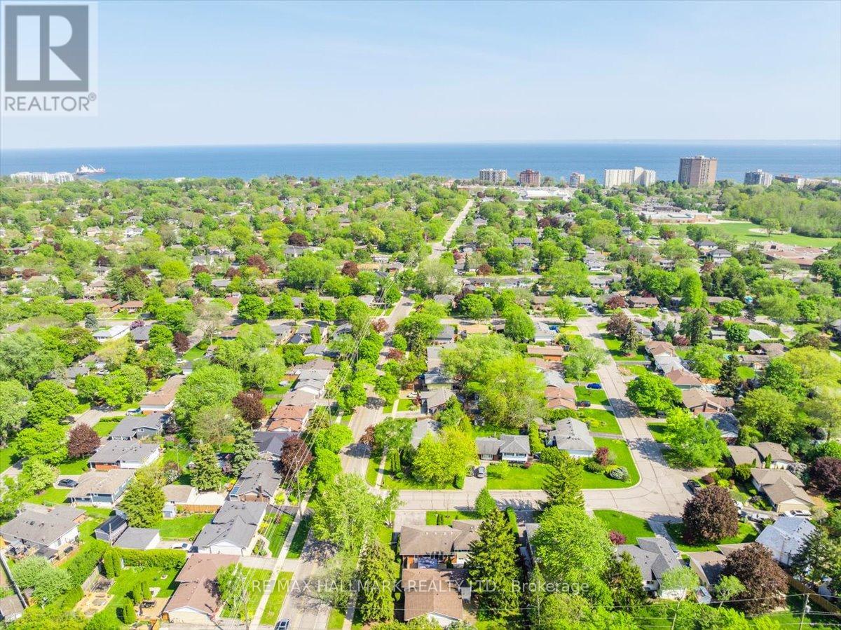 370 DUNLOP CRESCENT - 47