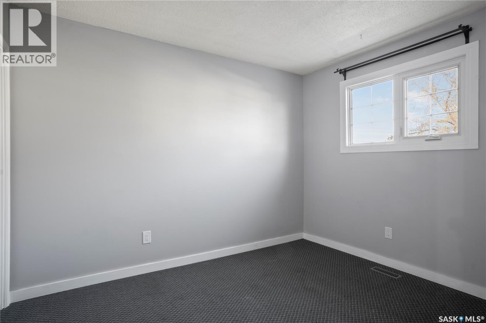 540 Wascana STREET - 12