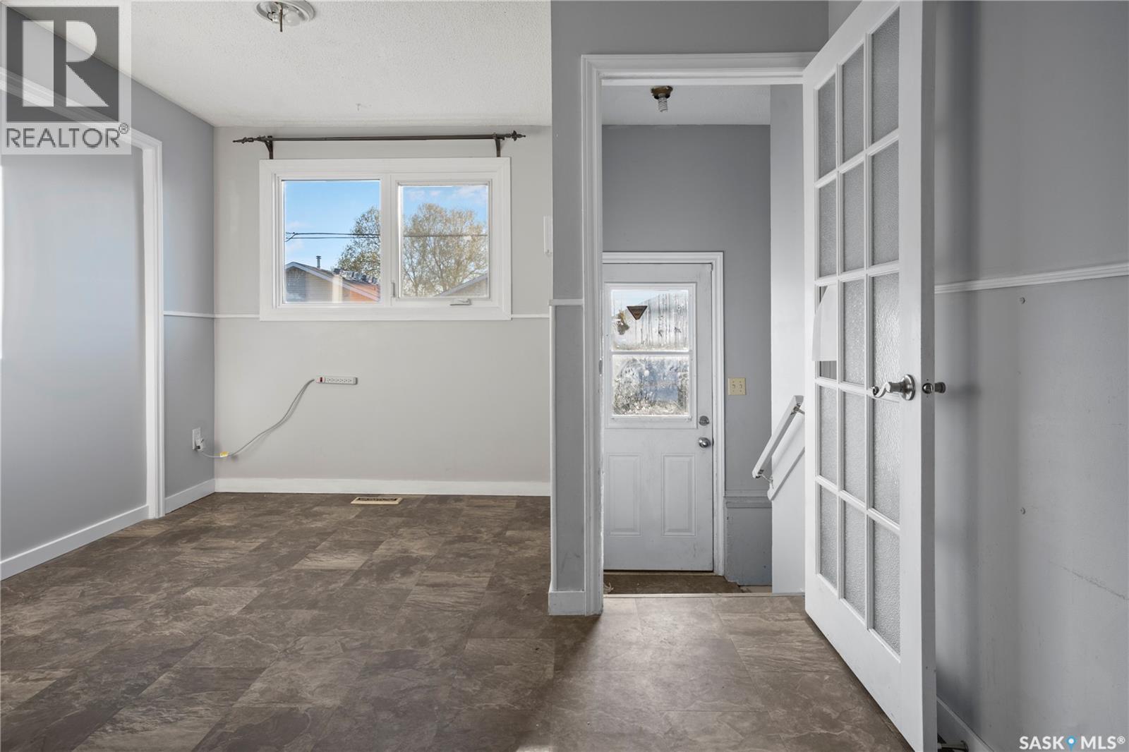 540 Wascana STREET - 20