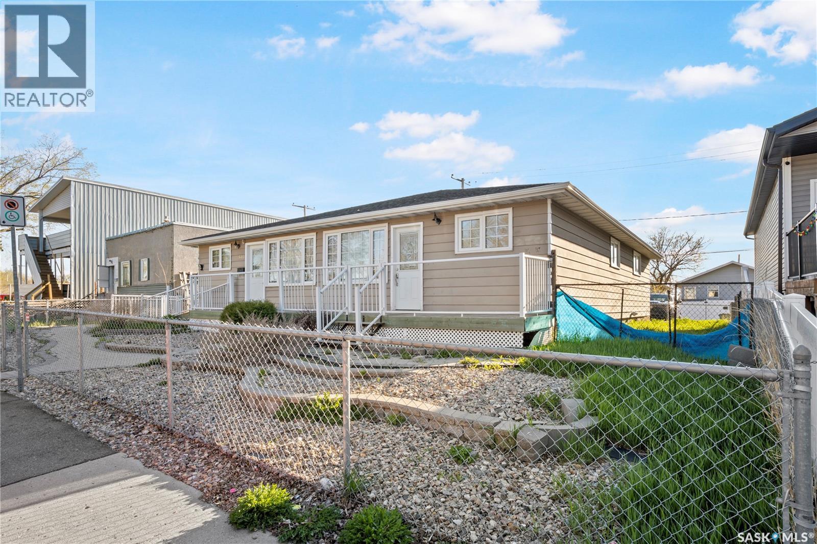 540 Wascana STREET - 3