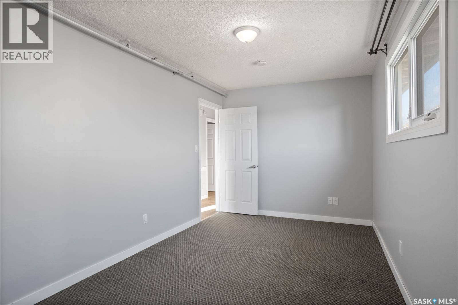 540 Wascana STREET - 32
