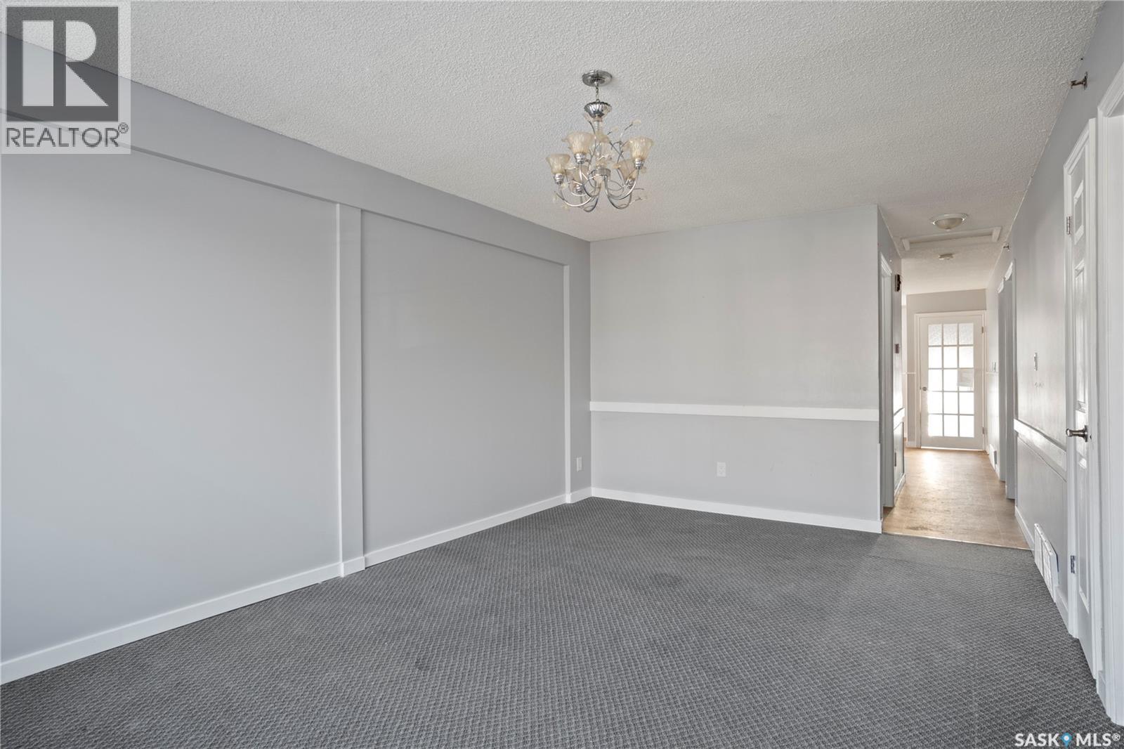 540 Wascana STREET - 8
