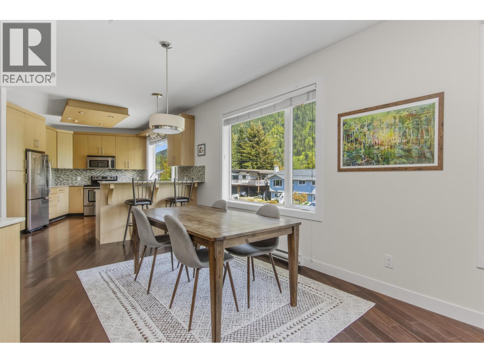 208 1909 MAPLE DRIVE, Squamish