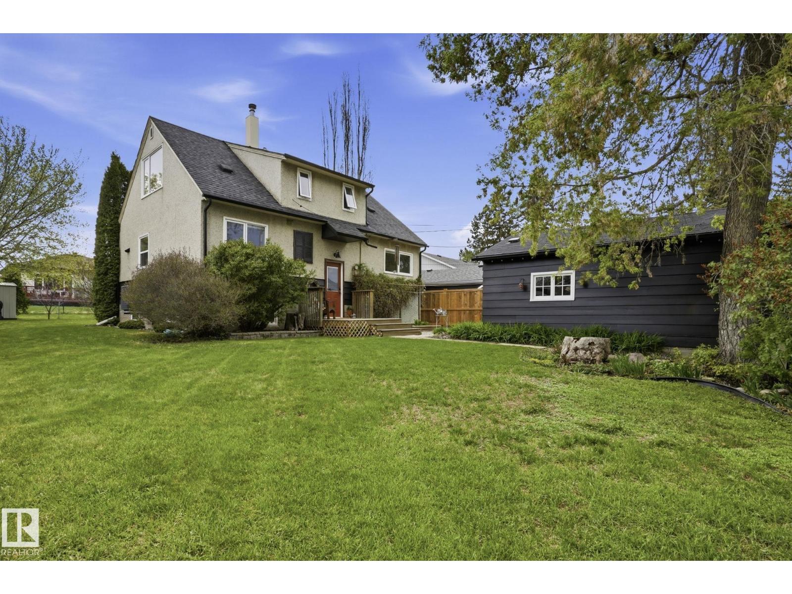 4 Langley Dr - 35