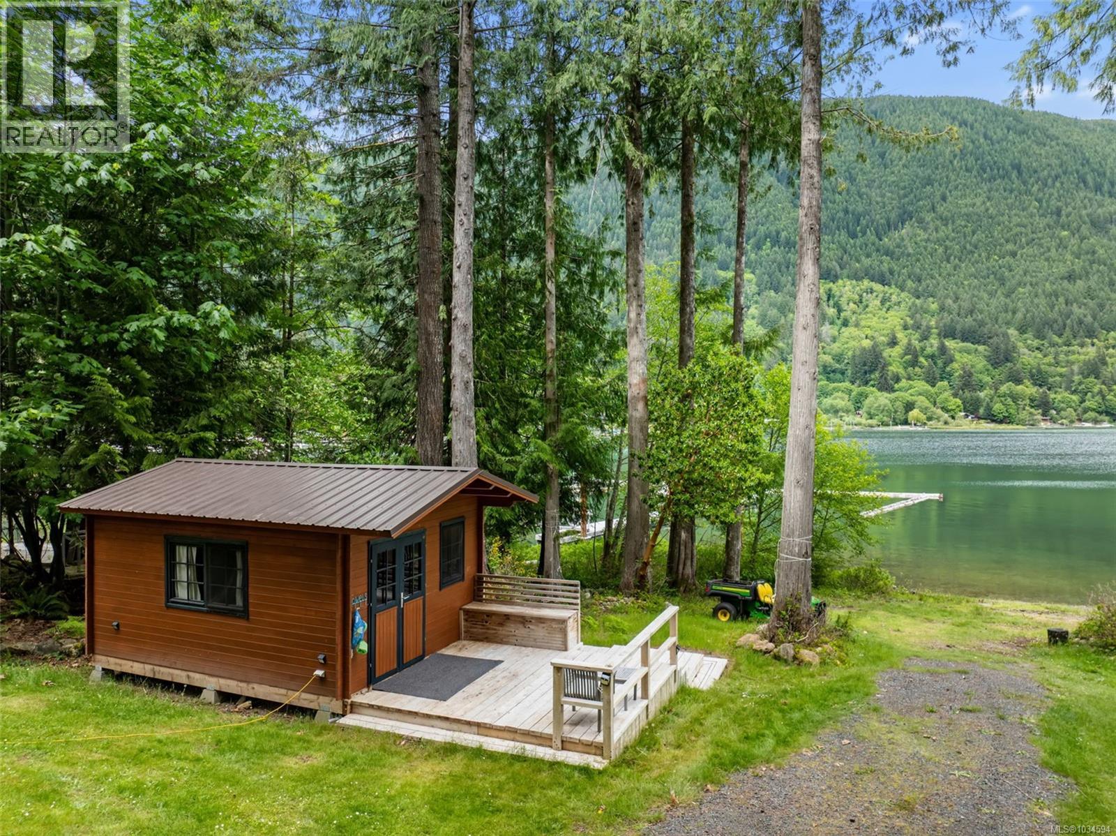 8256 Sa-Seen-Os Cres, Youbou