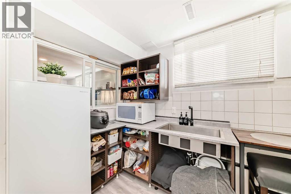 6907 6 Street SW - 30