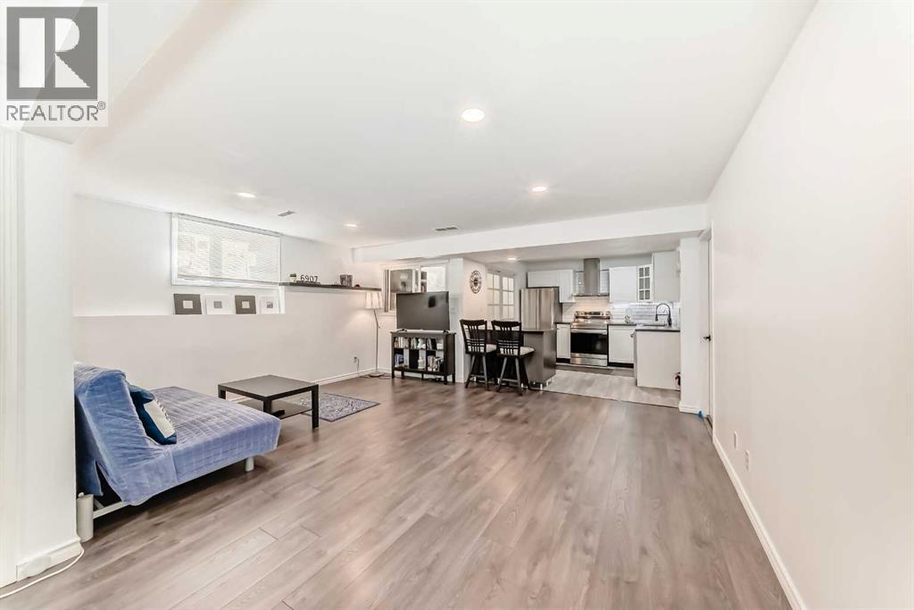 6907 6 Street SW - 15