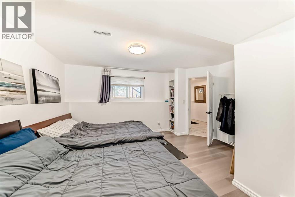 6907 6 Street SW - 25