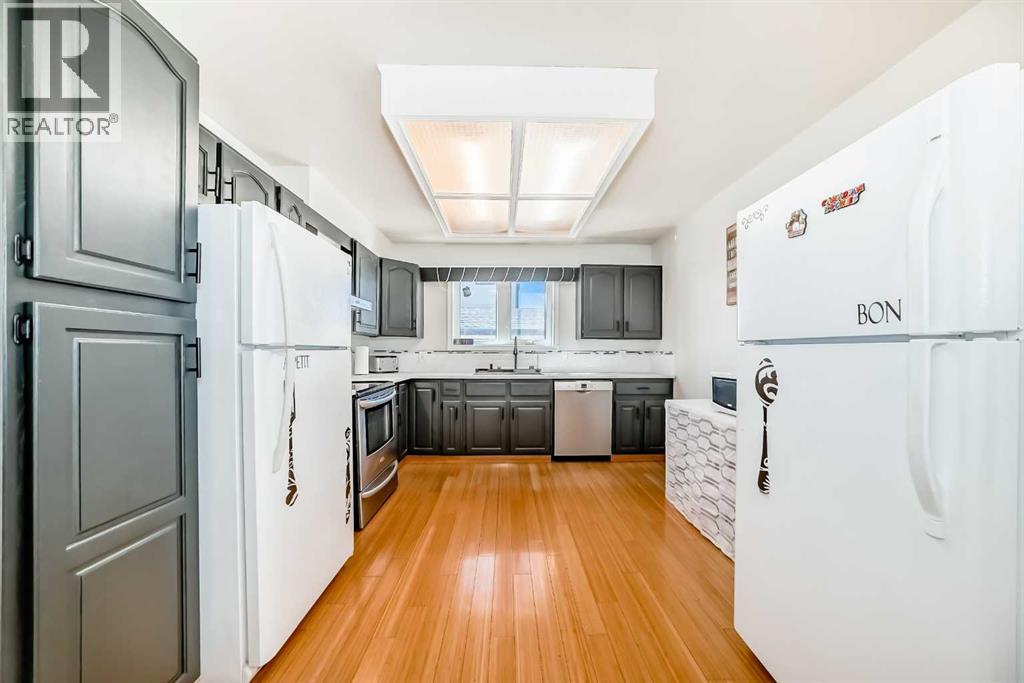 6907 6 Street SW - 4