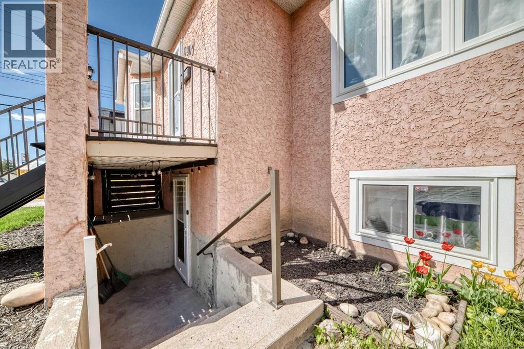 6907 6 Street SW - 14