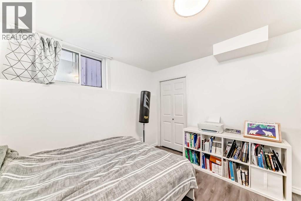 6907 6 Street SW - 28