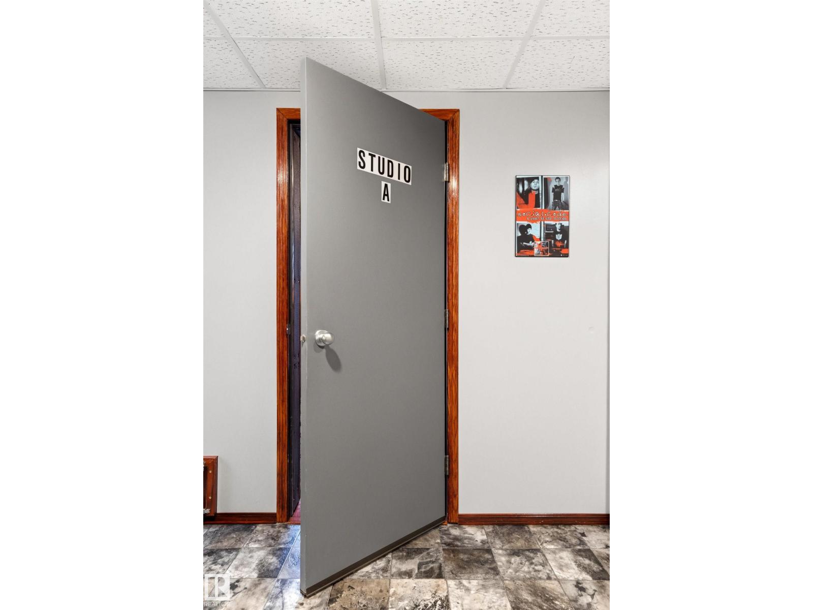 7 WESTVIEW PL - 33