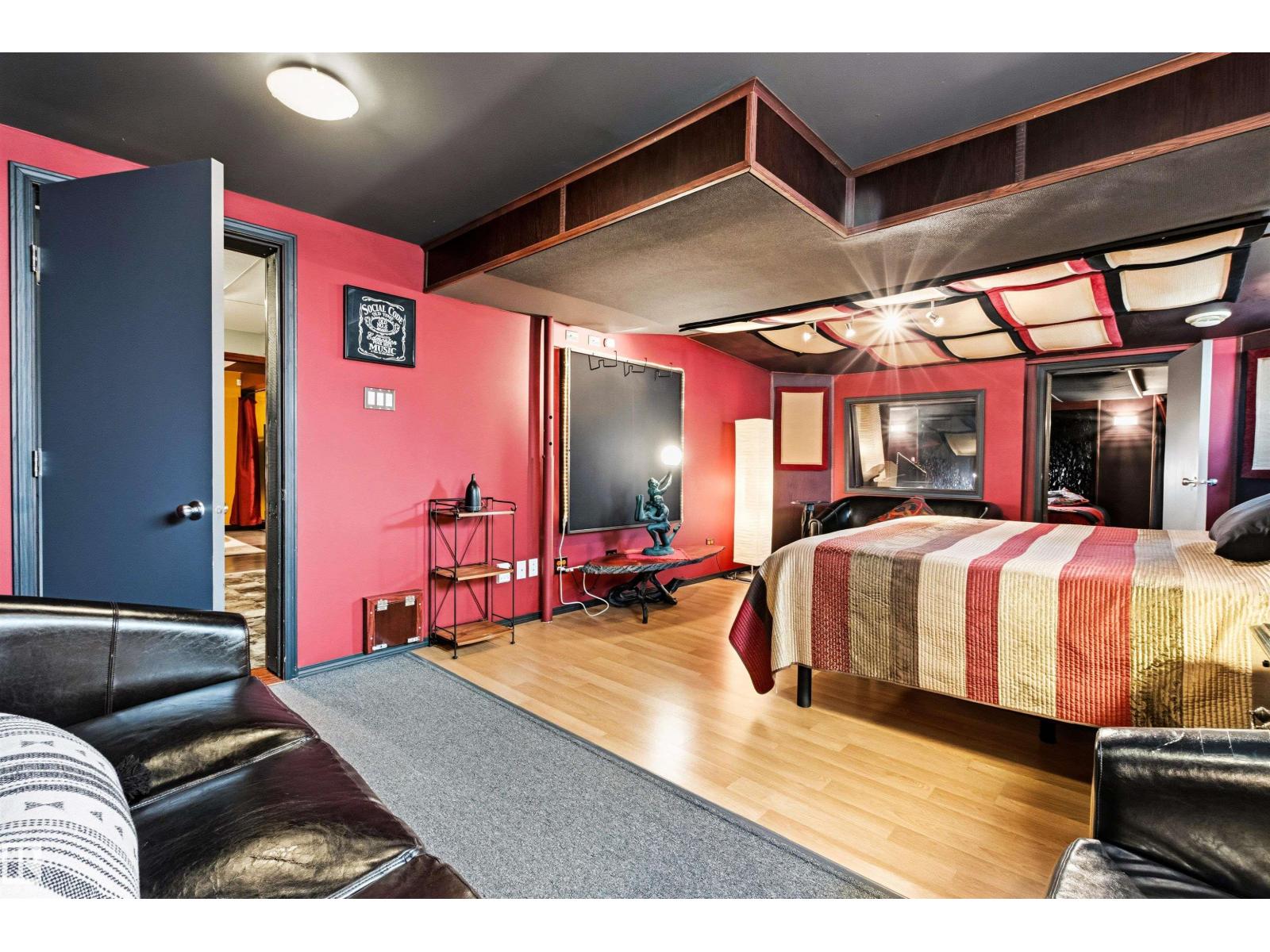 7 WESTVIEW PL - 35