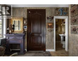 Foyer - 339 Cordon Place, Vernon, BC V1H1Z9 Photo 15