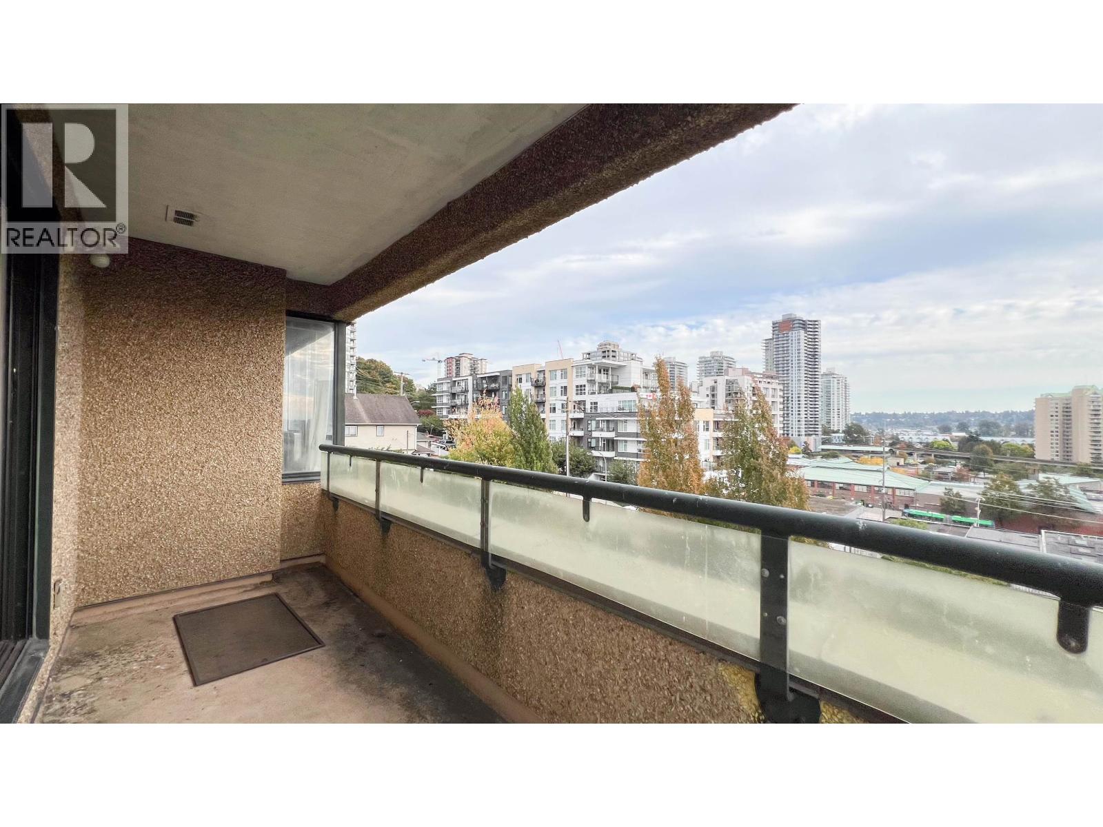 207 1026 QUEENS AVENUE, New Westminster