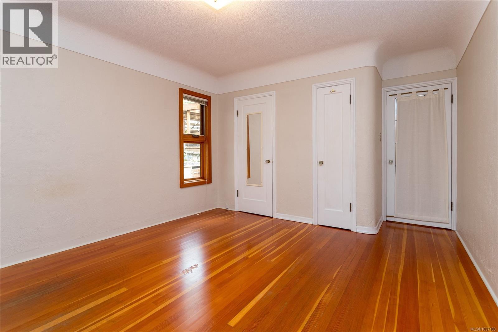 #1 752 Lampson St - 25