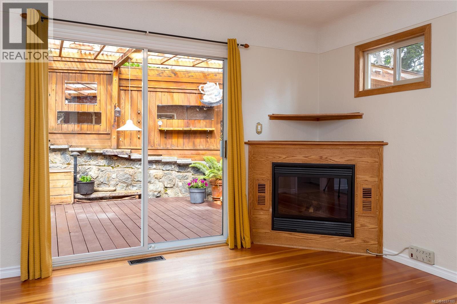#1 752 Lampson St - 21