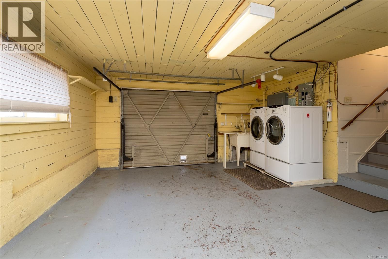 #1 752 Lampson St - 31