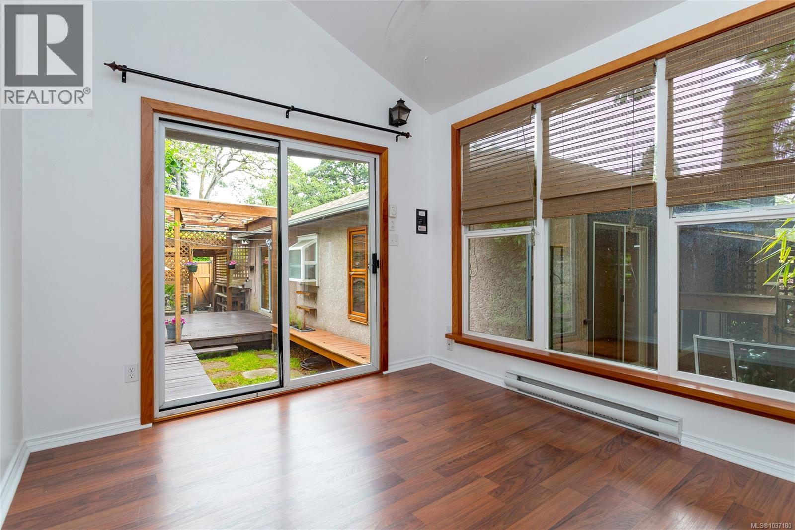 #1 752 Lampson St - 42
