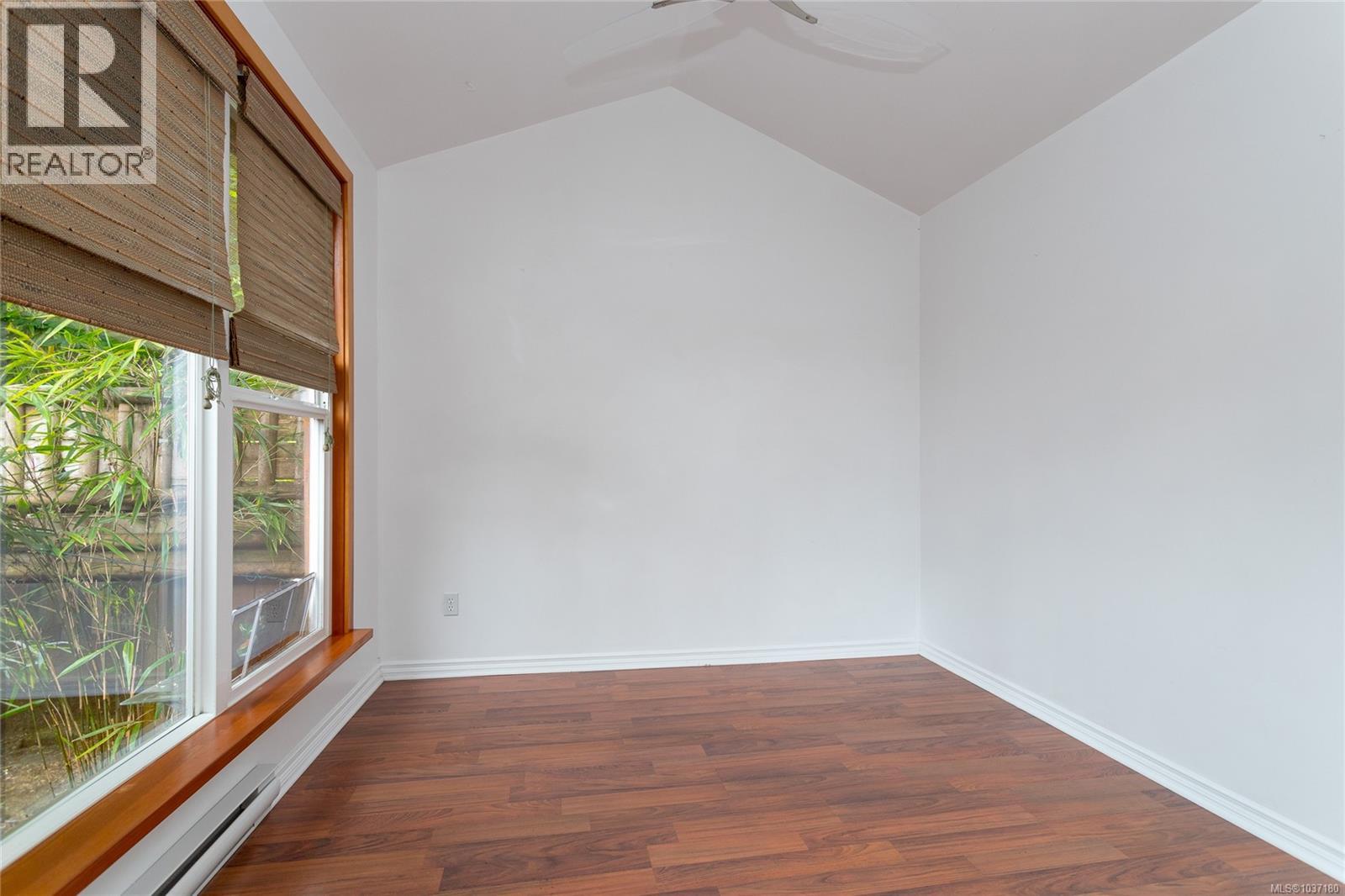 #1 752 Lampson St - 41