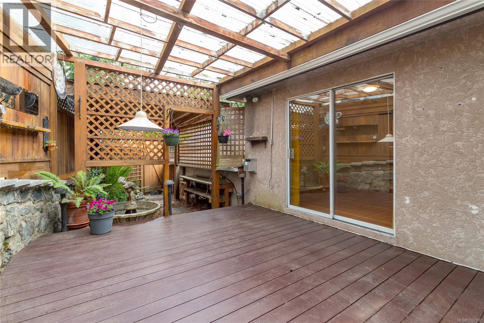 #1 752 Lampson St - 34