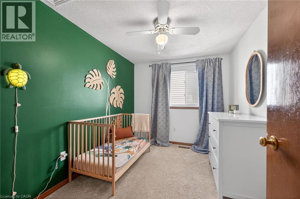 22 VANCE Crescent - 22
