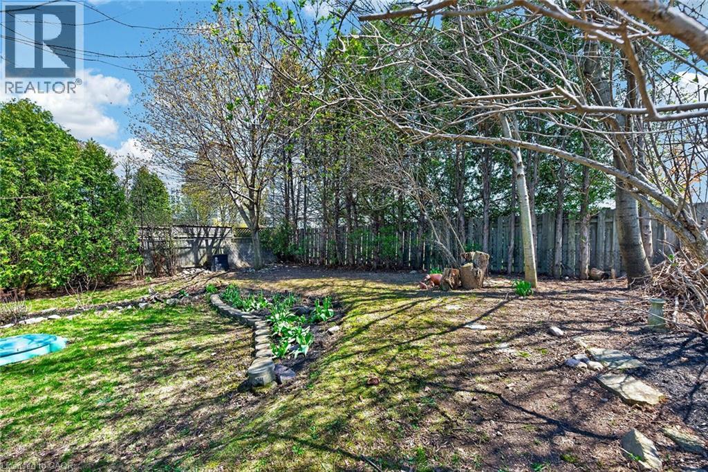 22 VANCE Crescent - 46